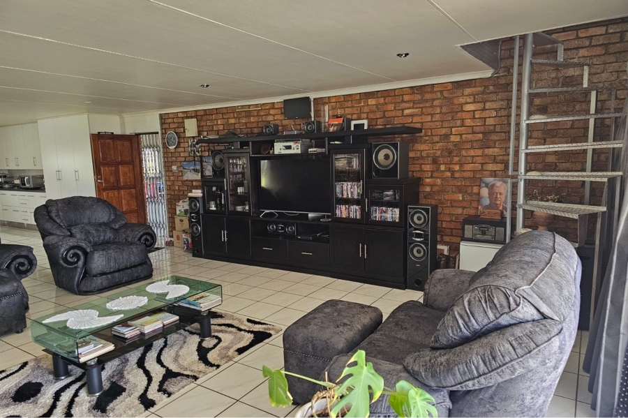 3 Bedroom Property for Sale in Oranjeville Free State